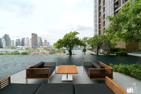 Oka Haus Sukhumvit 36 : โอกะ เฮ้าส์ สุขุมวิท 36, กรุงเทพ