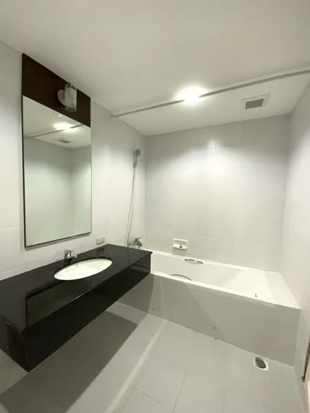 Acadamia Grand Tower, Bangkok, Soi Sukhumvit 43, Khlong Tan Nua, Watthana, Bangkok, 2 Bedrooms, 121 sqm, Condo For Rent, by Nakarin  Sookpaiboon, 500233090 - DDproperty.com