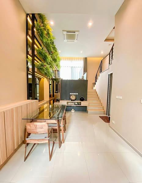 Arden Phatthanakan, Bangkok, Phatthanakan 20, Phatthanakan Road, Suan Luang, Suan Luang, Bangkok, 3 Bedrooms, 185 sqm, Townhouse For Sale, by คุณ ณิชาภา, 500233235 - DDproperty.com