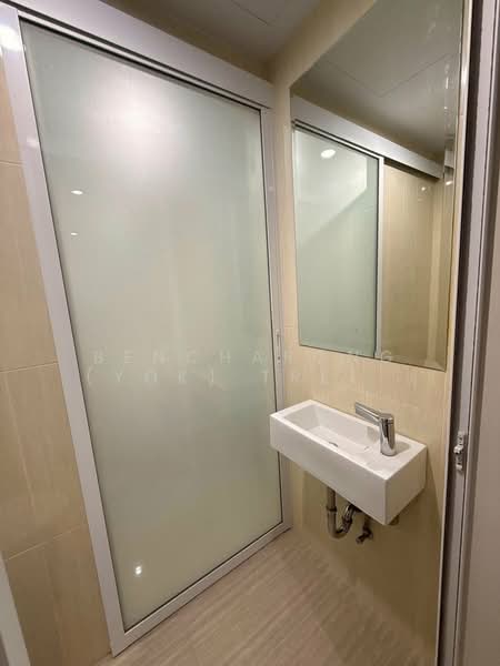 Life Ratchadapisek, Bangkok, 279 Ratchadapisaek Road, Huai Khwang, Huai Khwang, Bangkok, 2 Bedrooms, 47 sqm, Condo For Rent, by Bencharong (Yok) Treerat-a-na-wat, 500233344 - DDproperty.com