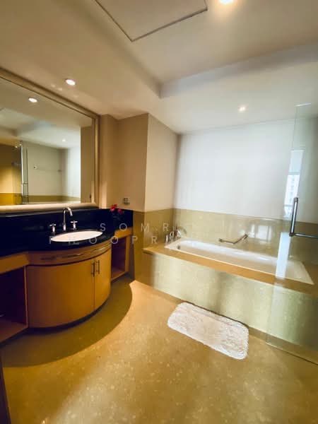 Sky Villas Sathorn, Bangkok, 7 South Sathorn Road, Yan Nawa, Sathon, Bangkok, 2 Bedrooms, 125 sqm, Condo For Rent, by Somrad Phoopruksachart, 500233396 - DDproperty.com