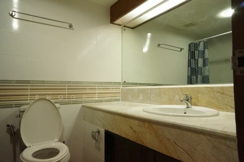 Baan Suanpetch, Bangkok, 18 Soi Sukhumvit 39, Khlong Tan Nua, Watthana, Bangkok, 2 Bedrooms, 135 sqm, Condo For Rent, by Somrad Phoopruksachart, 500233436 - DDproperty.com