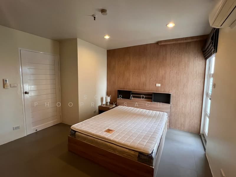 Modern Town, Bangkok, Ekamai Road, Khlong Tan Nua, Watthana, Bangkok, 1 Bedroom, 66 sqm, Condo For Rent, by Somrad Phoopruksachart, 500233465 - DDproperty.com
