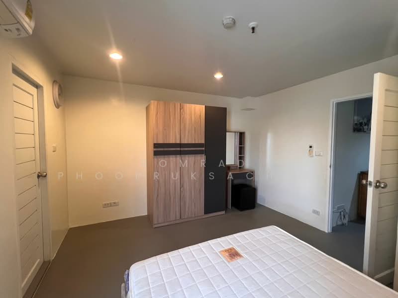 Modern Town, Bangkok, Ekamai Road, Khlong Tan Nua, Watthana, Bangkok, 1 Bedroom, 66 sqm, Condo For Rent, by Somrad Phoopruksachart, 500233465 - DDproperty.com