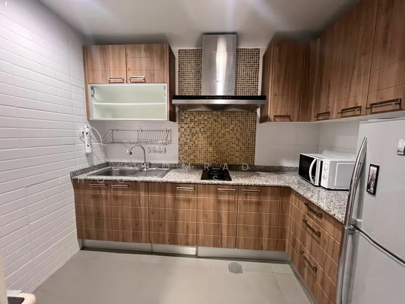 Modern Town, Bangkok, Ekamai Road, Khlong Tan Nua, Watthana, Bangkok, 1 Bedroom, 66 sqm, Condo For Rent, by Somrad Phoopruksachart, 500233465 - DDproperty.com