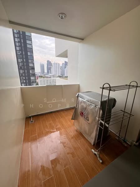Modern Town, Bangkok, Ekamai Road, Khlong Tan Nua, Watthana, Bangkok, 1 Bedroom, 66 sqm, Condo For Rent, by Somrad Phoopruksachart, 500233465 - DDproperty.com