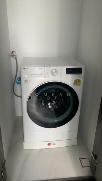 The Esse Sukhumvit 36, Bangkok, Soi Sukhumvit 36, Sukhumvit Road, Phra Kanong, Khlong Toei, Bangkok, 1 Bedroom, 38 sqm, Condo For Rent, by Somrad Phoopruksachart, 500233525 - DDproperty.com