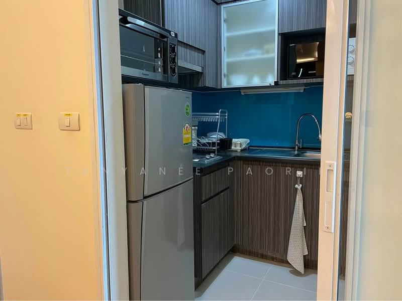 Thru Thonglor, Bangkok, Petchaburi Road, Bang Kapi, Huai Khwang, Bangkok, 2 Bedrooms, 62 sqm, Condo For Rent, by Tanyanee Paorik, 500233533 - DDproperty.com