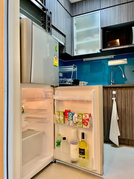 Thru Thonglor, Bangkok, Petchaburi Road, Bang Kapi, Huai Khwang, Bangkok, 2 Bedrooms, 62 sqm, Condo For Rent, by Tanyanee Paorik, 500233533 - DDproperty.com