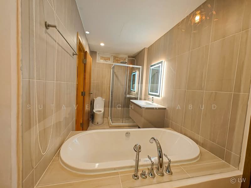 The Empire Place, Bangkok, 88 Narathiwatratchanakharin Road, Thung Maha Mek, Sathon, Bangkok, 2 Bedrooms, 120 sqm, Condo For Rent, by Sutavee Chonlabud, 500233566 - DDproperty.com