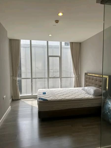 The Room Sathorn, Bangkok, 78 Pan Road, Silom, Bang Rak, Bangkok, 1 Bedroom, 40 sqm, Condo For Rent, by Tanakrit Chotbuddkayan, 500233611 - DDproperty.com