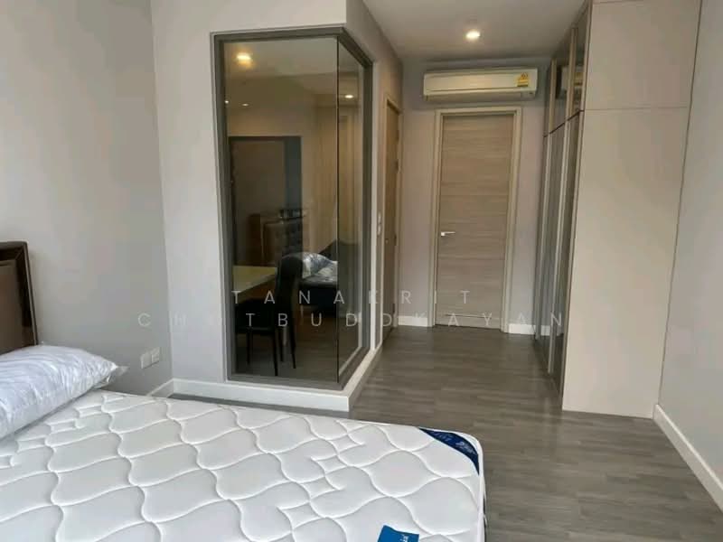 The Room Sathorn, Bangkok, 78 Pan Road, Silom, Bang Rak, Bangkok, 1 Bedroom, 40 sqm, Condo For Rent, by Tanakrit Chotbuddkayan, 500233611 - DDproperty.com