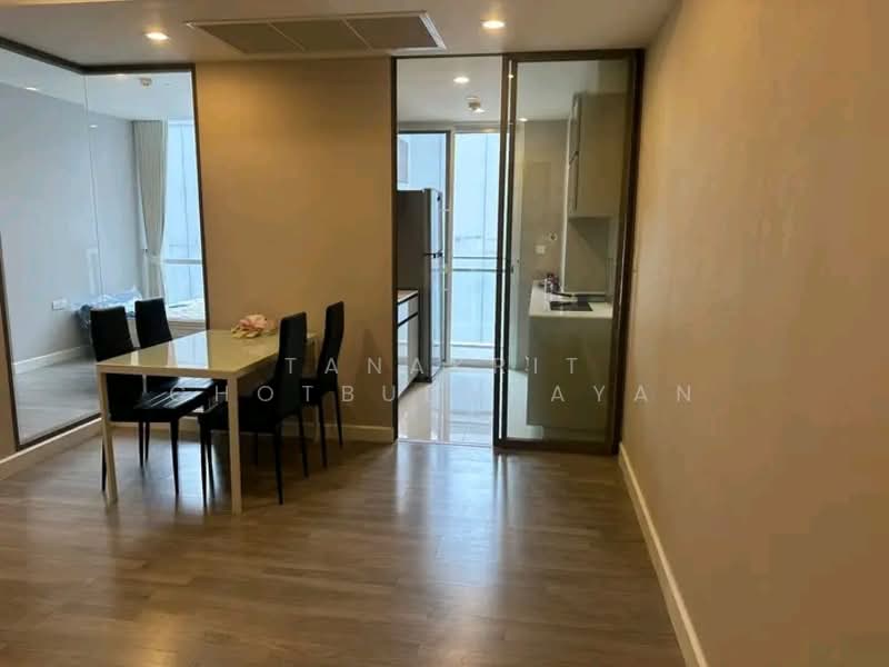 The Room Sathorn, Bangkok, 78 Pan Road, Silom, Bang Rak, Bangkok, 1 Bedroom, 40 sqm, Condo For Rent, by Tanakrit Chotbuddkayan, 500233611 - DDproperty.com