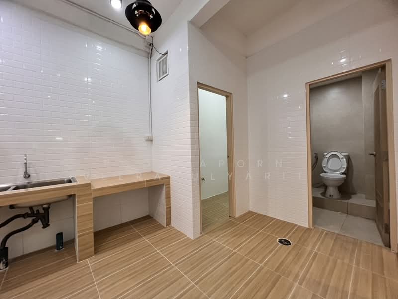 ทาวน์โฮมตกแต่งใหม่ ซอยจรัญสนิทวงศ์ 35, กรุงเทพ, บางขุนศรี, บางกอกน้อย, กรุงเทพ, 160 ตร.ม., ทาวน์เฮ้าส์ ขาย, โดย Poonyaporn Veerabulyarit, 500233623 - DDproperty.com