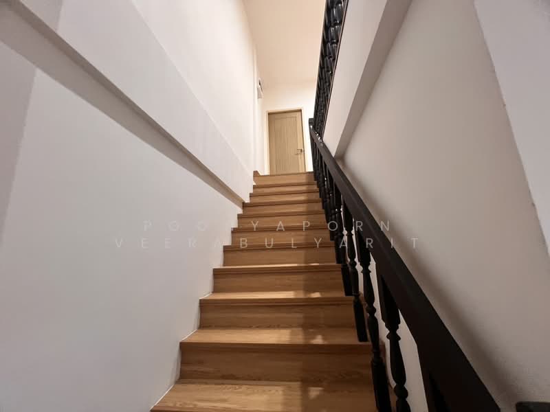 ทาวน์โฮมตกแต่งใหม่ ซอยจรัญสนิทวงศ์ 35, Bangkok, Bang Khun Sri, Bangkok Noi, Bangkok, 3 Bedrooms, 160 sqm, Townhouse For Sale, by Poonyaporn Veerabulyarit, 500233623 - DDproperty.com