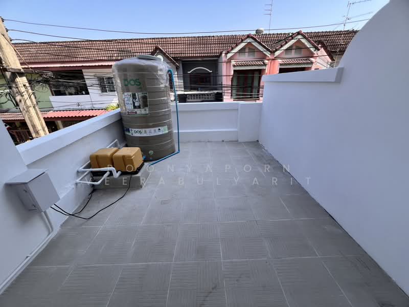 ทาวน์โฮมตกแต่งใหม่ ซอยจรัญสนิทวงศ์ 35, Bangkok, Bang Khun Sri, Bangkok Noi, Bangkok, 3 Bedrooms, 160 sqm, Townhouse For Sale, by Poonyaporn Veerabulyarit, 500233623 - DDproperty.com