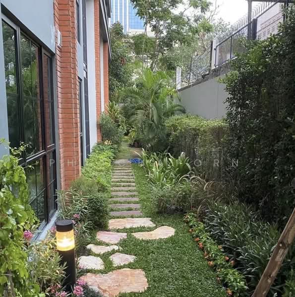 Na Vara Residence : ณ วรา เรสซิเดนส์, กรุงเทพ, 33/6 ซอย หลังสวน, ลุมพินี, ปทุมวัน, กรุงเทพ, 182 ตร.ม., คอนโด ขาย, โดย Phitchaporn Buamag, 500233643 - DDproperty.com