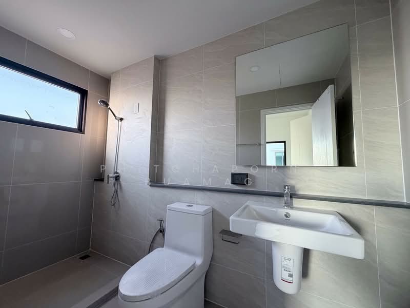 undefined, Bangkok, Khlong Sam Prawet, Lat Krabang, Bangkok, 4 Bedrooms, 300 sqm, Single Detached House For Sale, by Phitchaporn Buamag, 500233653 - DDproperty.com