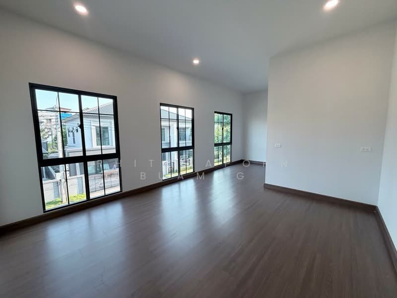 undefined, Bangkok, Khlong Sam Prawet, Lat Krabang, Bangkok, 4 Bedrooms, 300 sqm, Single Detached House For Sale, by Phitchaporn Buamag, 500233653 - DDproperty.com