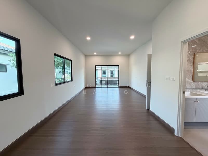 undefined, Bangkok, Khlong Sam Prawet, Lat Krabang, Bangkok, 4 Bedrooms, 300 sqm, Single Detached House For Sale, by Phitchaporn Buamag, 500233653 - DDproperty.com