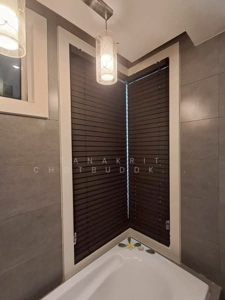 Manhattan Chidlom, Bangkok, 1032 Phetchaburi 32 Alley, Makkasan, Ratchathewi, Bangkok, 1 Bedroom, 58 sqm, Condo For Rent, by Tanakrit Chotbuddkayan, 500233655 - DDproperty.com