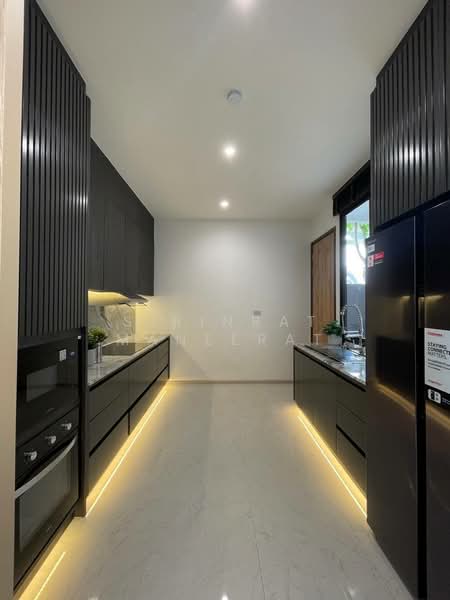 ขายบ้านเดี่ยว 2 ชั้น สไตล์โมเดิร์น สร้างใหม่ พร้อมสระว่ายน้ำ ในโครงการคุณภาพ ฟลอร่าวิลล์ ดอยสะเก็ด เ, Chiang Mai, San Na Moeng, San Sai, Chiang Mai, 4 Bedrooms, 600 sqm, Single Detached House For Sale, by Sirinrat Maneerat, 500233711 - DDproperty.com