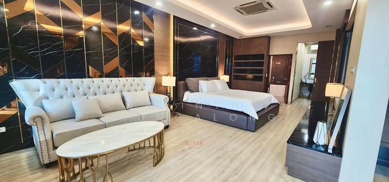 Home Office 3 ชั้นครึ่ง หลังมุม 4 ห้องนอน at Diamond Ville Chokchai 4 near MRT Yellow Line, กรุงเทพ, ซอยลาดพร้าว-วังหิน 4, ลาดพร้าว, ลาดพร้าว, กรุงเทพ, 300 ตร.ม., ทาวน์เฮ้าส์ ให้เช่า, โดย Charinthip Phungalong, 500233714 - DDproperty.com