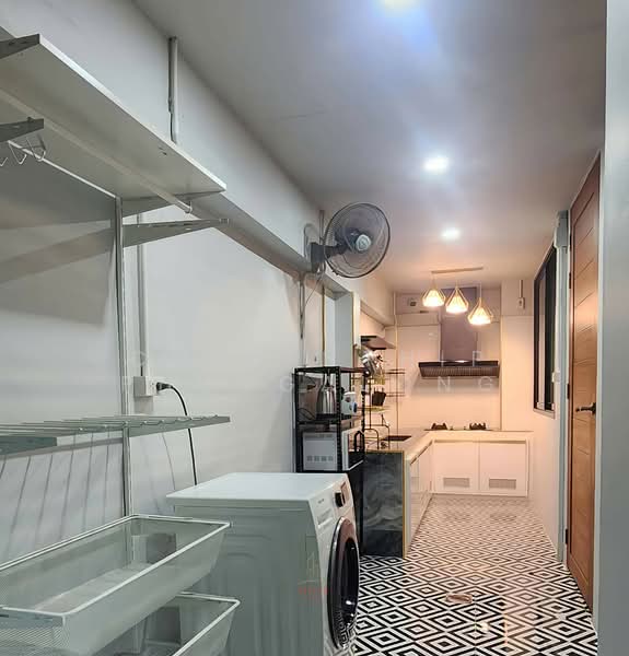 3.5-story corner home office with 4 bedrooms at Diamond Ville Chokchai 4, near MRT Yellow, Bangkok, ซอยลาดพร้าว-วังหิน 4, Lat Phrao, Lat Phrao, Bangkok, 4 Bedrooms, 300 sqm, Townhouse For Rent, by Charinthip Phungalong, 500233714 - DDproperty.com