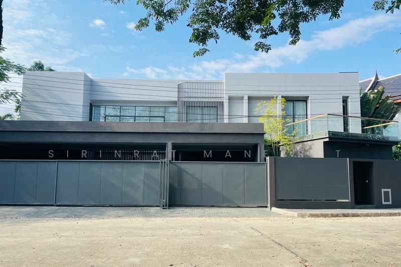 ขายบ้านเดี่ยว 2 ชั้น สไตล์โมเดิร์น สร้างใหม่ พร้อมสระว่ายน้ำ ในโครงการคุณภาพ ฟลอร่าวิลล์ ดอยสะเก็ด เ, Chiang Mai, San Na Moeng, San Sai, Chiang Mai, 4 Bedrooms, 600 sqm, Single Detached House For Rent, by Sirinrat Maneerat, 500233718 - DDproperty.com