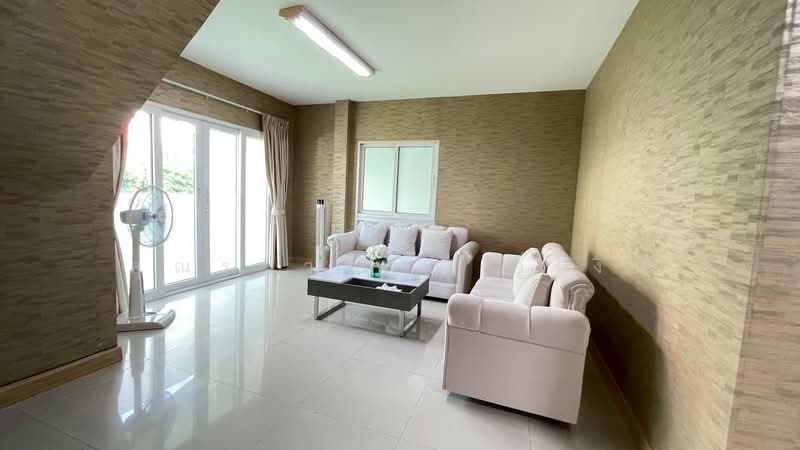 Baan Suan Racha Kaset – Nawamin, Bangkok, Soi Ram Inthra 14, Ram Inthra Road, Chorake Bua, Lat Phrao, Bangkok, 4 Bedrooms, 160 sqm, Single Detached House For Rent, by คุณรวีวรรณ อู่เงิน, 500233737 - DDproperty.com