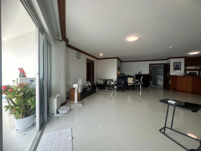 Park Beach Condominium, Chon Buri (Pattaya), Na Kloe, Bang Lamung (Pattaya), Chon Buri (Pattaya), 3 Bedrooms, 175 sqm, Condo For Sale, by Sathida Limphasut (App), 500233820 - DDproperty.com