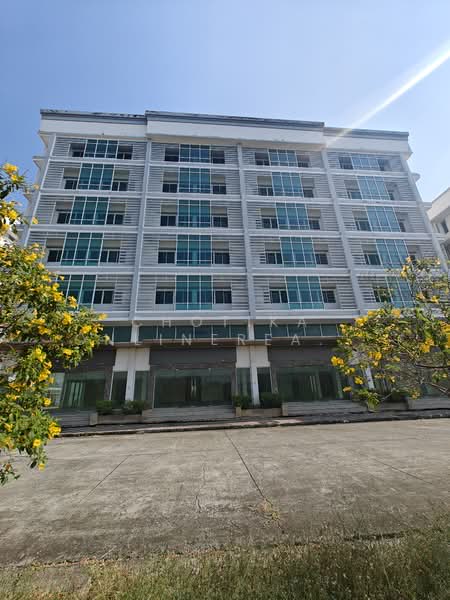 For Sale - for sale - FREEHOLD 5.5 storey building and land with lifts facing bangpli kingkaew main Road, Samut Prakan