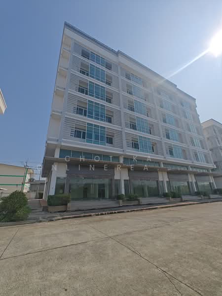 For Sale - for sale - FREEHOLD 5.5 storey building and land with lifts facing bangpli kingkaew main Road, Samut Prakan