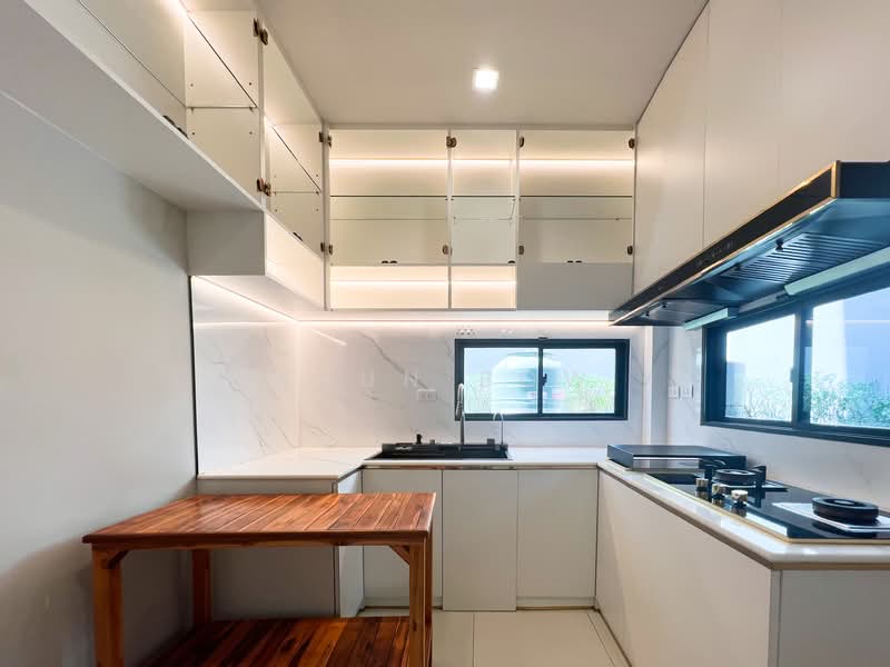 Bangkok Boulevard Donmueang-Chaengwattana, Bangkok, Nawong Pracha Phatthana Road, Si Khan, Don Mueang, Bangkok, 4 Bedrooms, 231 sqm, Single Detached House For Rent, by Khun Bow, 500233859 - DDproperty.com