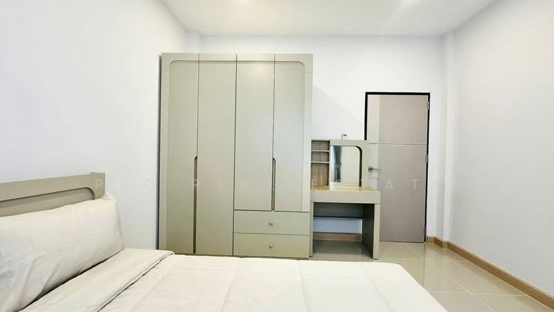 Corner House for Sale East Pattaya Nong Pla Lai Spacious Garden, Chon Buri (Pattaya), Bang Lamung, Bang Lamung (Pattaya), Chon Buri (Pattaya), 3 Bedrooms, 240 sqm, Semi-Detached House (Twin House) For Sale, by PLC Real Estate, 500233877 - DDproperty.com