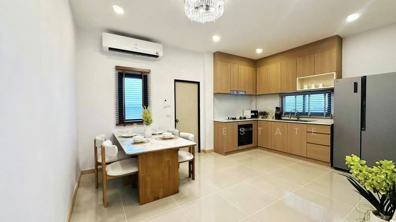 Corner House for Sale East Pattaya Nong Pla Lai Spacious Garden, Chon Buri (Pattaya), Bang Lamung, Bang Lamung (Pattaya), Chon Buri (Pattaya), 3 Bedrooms, 240 sqm, Semi-Detached House (Twin House) For Sale, by PLC Real Estate, 500233877 - DDproperty.com