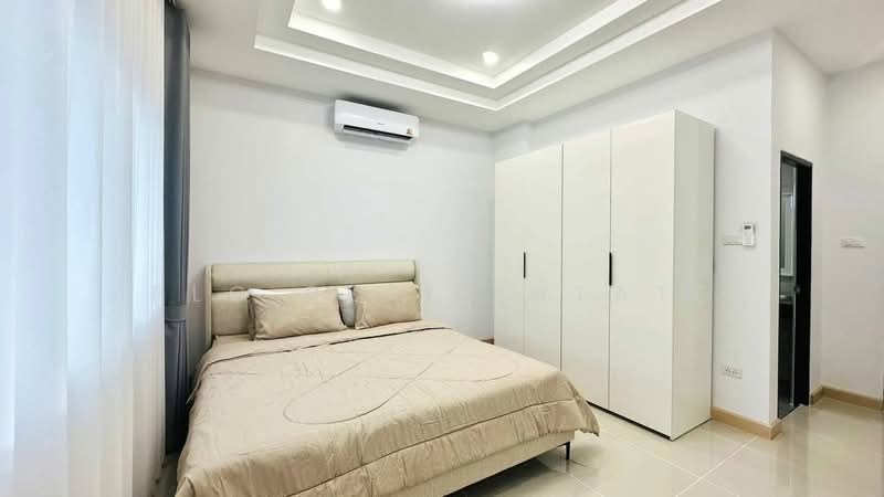 Corner House for Sale East Pattaya Nong Pla Lai Spacious Garden, Chon Buri (Pattaya), Bang Lamung, Bang Lamung (Pattaya), Chon Buri (Pattaya), 3 Bedrooms, 240 sqm, Semi-Detached House (Twin House) For Sale, by PLC Real Estate, 500233877 - DDproperty.com