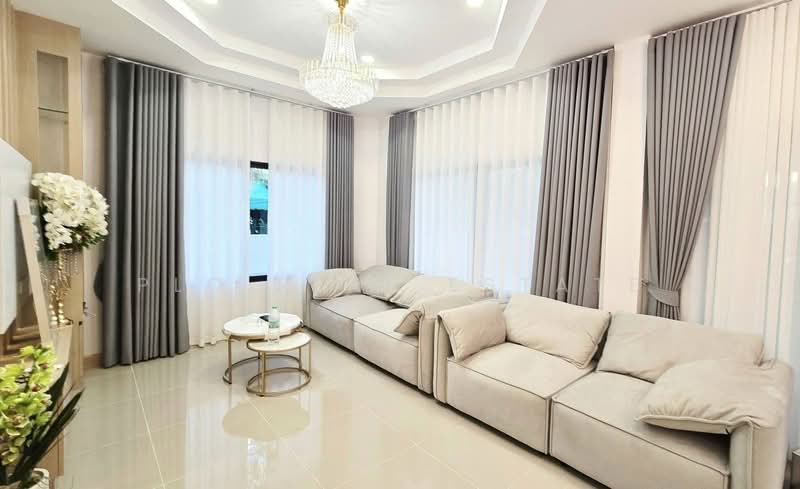 Corner House for Sale East Pattaya Nong Pla Lai Spacious Garden, Chon Buri (Pattaya), Bang Lamung, Bang Lamung (Pattaya), Chon Buri (Pattaya), 3 Bedrooms, 240 sqm, Semi-Detached House (Twin House) For Sale, by PLC Real Estate, 500233877 - DDproperty.com