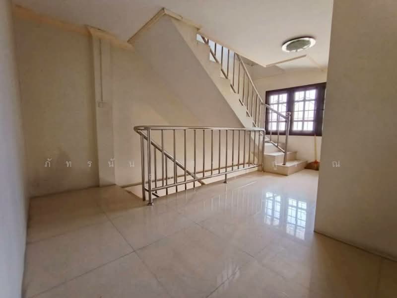 อาคารพาณิชย์ 3 ชั้น หมู่บ้านพูลผล ถนนพหลโยธิน ตำบลคูคต อำเภอลำลูกกา จังหวัดปทุมธานี, Pathum Thani, ลำลูกกา, Khu Khot, Lam Luk Ka, Pathum Thani, , 64 sqm, Shophouse For Sale, by ภัทรนัน อิศรางกูร ณ อยุธยา, 500233900 - DDproperty.com