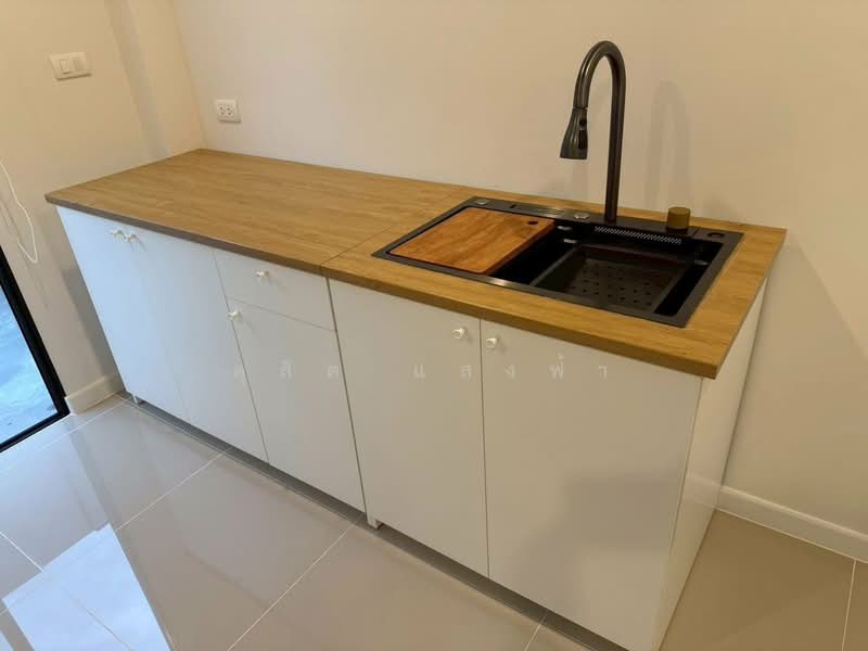 For Rent - ให้เช่าทาวน์โฮมโครงการใหม่ ม.ศุภาลัยบลิซ ศรีราชา, Chon Buri (Pattaya)