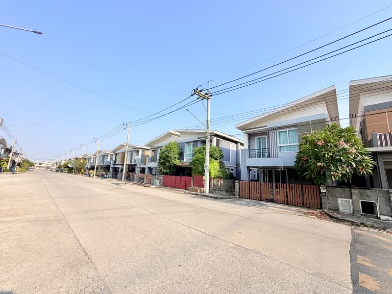หมู่บ้าน เดอะ แกรนด์ ไทยสมบูรณ์3 ถนนเมน ติดประตูทางออก, Pathum Thani, เลียบคลองสาม, Khlong Sam, Khlong Luang, Pathum Thani, 3 Bedrooms, 168 sqm, Semi-Detached House (Twin House) For Sale, by Wasan Wasati, 500233943 - DDproperty.com