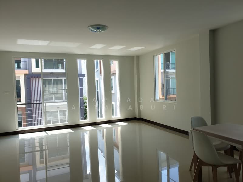 ขาย - RK Biz Center Motorway - Airportlink : อาร์เค บิซ เซ็นเตอร์ มอเตอร์เวย์ - แอร์พอร์ตลิงค์, กรุงเทพ