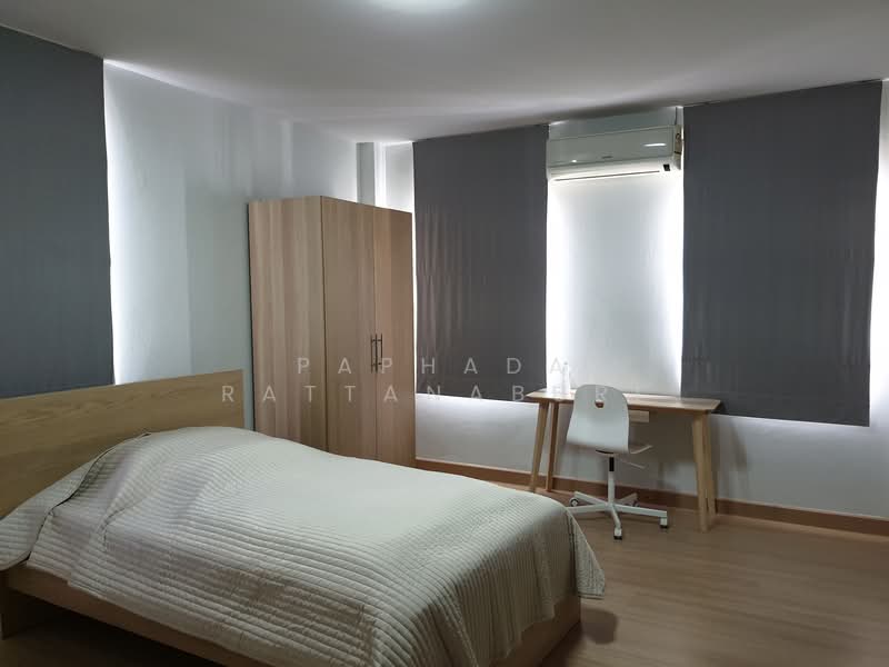 RK Biz Center Motorway - Airportlink, Bangkok, Motorway Road, Khlong Song Ton Nun, Lat Krabang, Bangkok, 3 Bedrooms, 190 sqm, Townhouse For Sale, by Paphada Rattanaburi, 500233945 - DDproperty.com