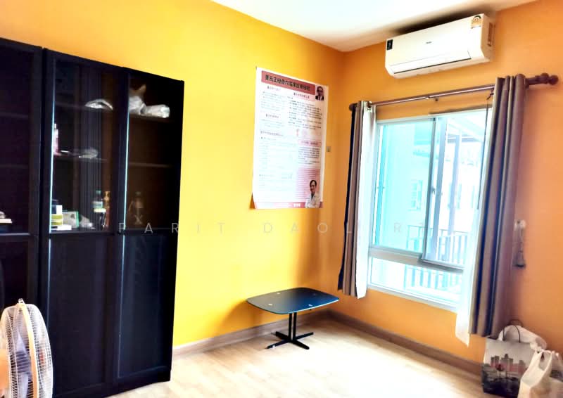 Baan Klang Muang Ratchada 36, Bangkok, Ratchadaphisek 36 Intersection 9-3-6, Chan Kasem, Chatuchak, Bangkok, 4 Bedrooms, 200 sqm, Townhouse For Rent, by Parit Daolert, 500233956 - DDproperty.com