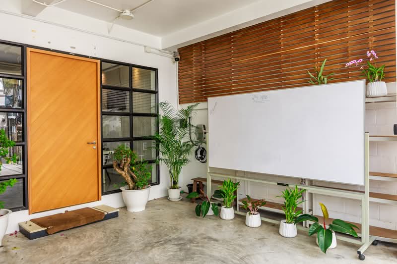 สีลม, กรุงเทพ, ศาลาแดง, สีลม, บางรัก, กรุงเทพ, 400 ตร.ม., ตึกแถว-อาคารพาณิชย์ ขาย, โดย Benjamas Petchsuwan, 500233995 - DDproperty.com