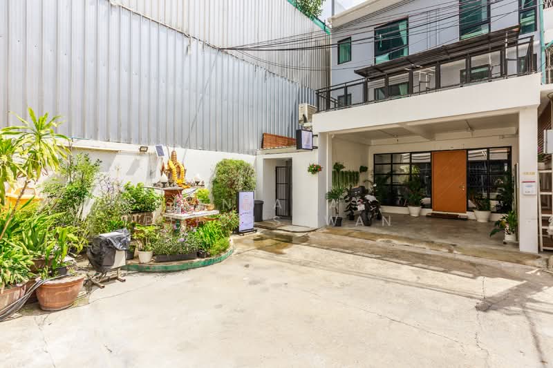 Quite Grove Hotel, Bangkok, ศาลาแดง, Silom, Bang Rak, Bangkok, , 400 sqm, Shophouse For Sale, by Benjamas Petchsuwan, 500233995 - DDproperty.com