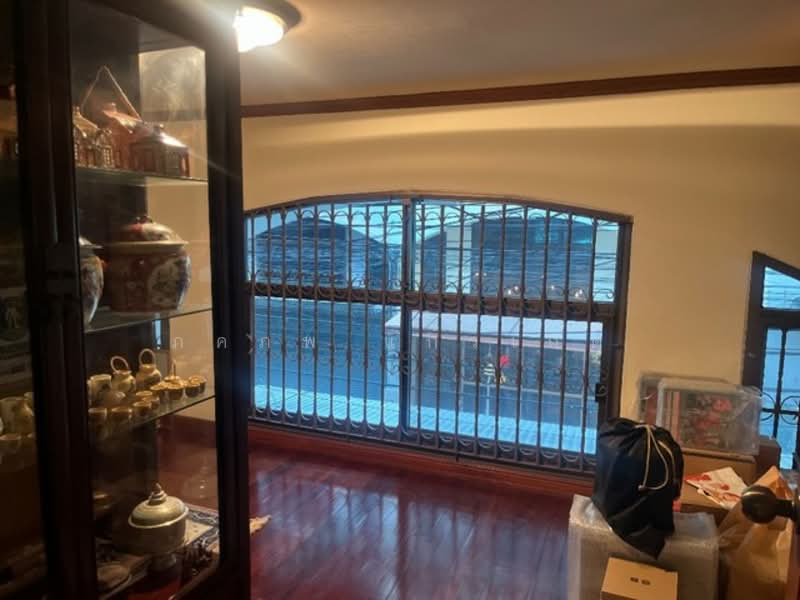 อาคารพาณิชย์ 2 คูหา, Bangkok, Khlong Tan Nua, Watthana, Bangkok, , 600 sqm, Shophouse For Rent, by ภคภพ แก้วเกตุ, 500234026 - DDproperty.com