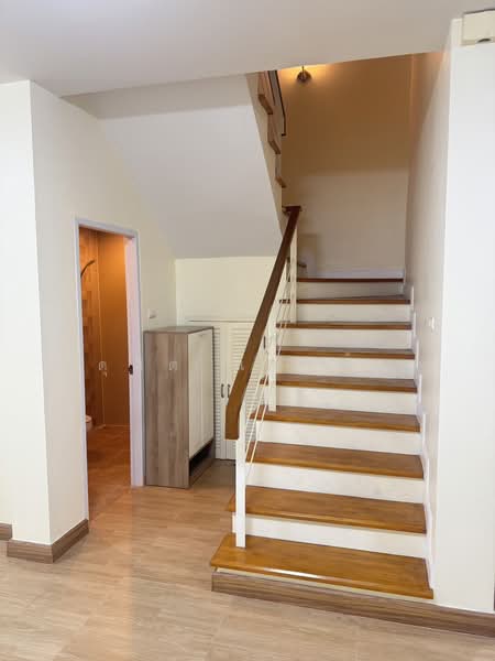 ให้เช่า - ให้เช่าทาวน์โฮม ม.เดอะเซ็นทรัล ชากค้อ ศรีราชา, ชลบุรี