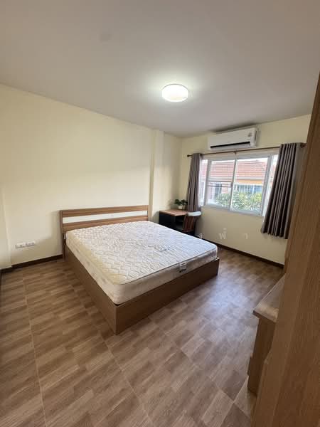 ให้เช่า - ให้เช่าทาวน์โฮม ม.เดอะเซ็นทรัล ชากค้อ ศรีราชา, ชลบุรี