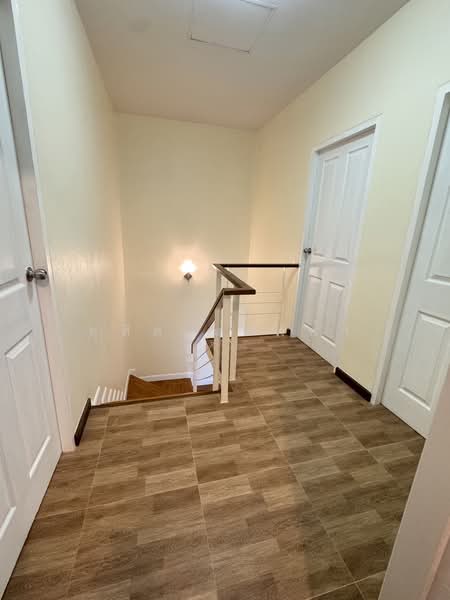 ให้เช่า - ให้เช่าทาวน์โฮม ม.เดอะเซ็นทรัล ชากค้อ ศรีราชา, ชลบุรี